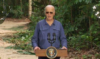 Biden discursa em Manaus