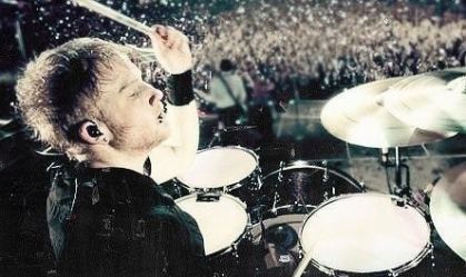 Morre Bob Bryar, ex-baterista do My Chemical Romance, aos 44 anos