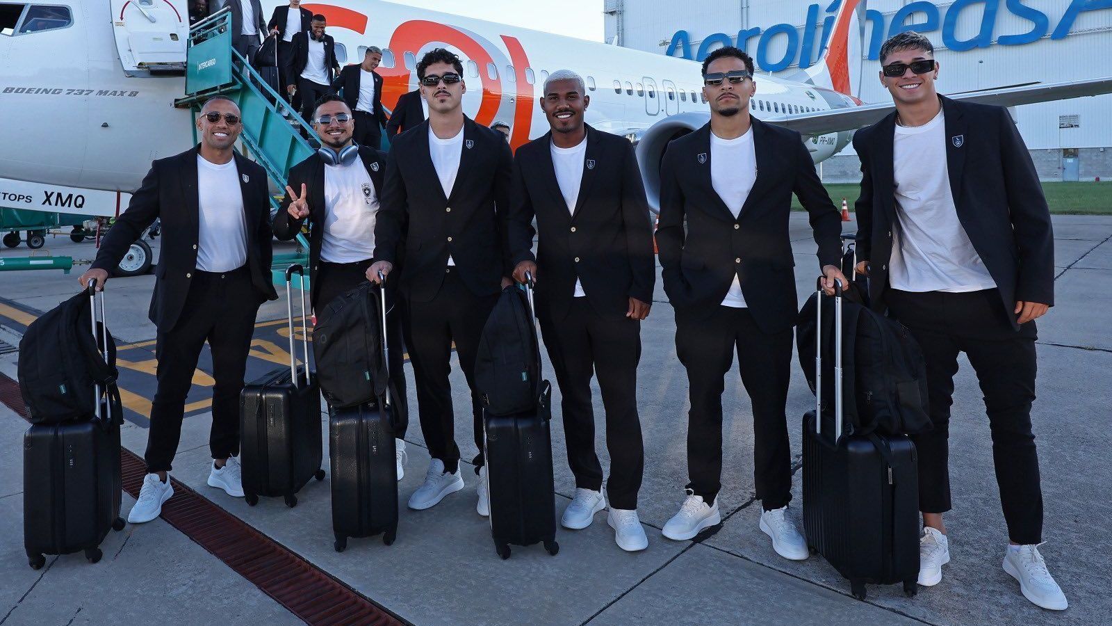 Botafogo chegou em Buenos Aires para a decisão da Libertadores