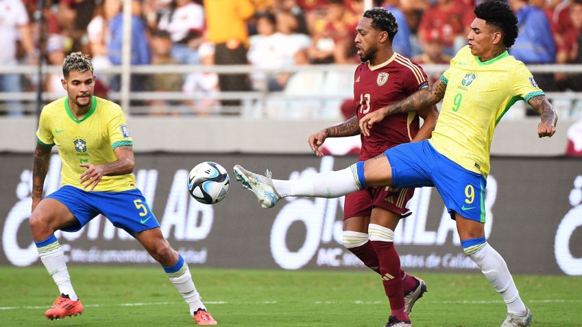 Lance de Venezuela x Brasil pelas Eliminatórias • Reprodução/X Conmebol