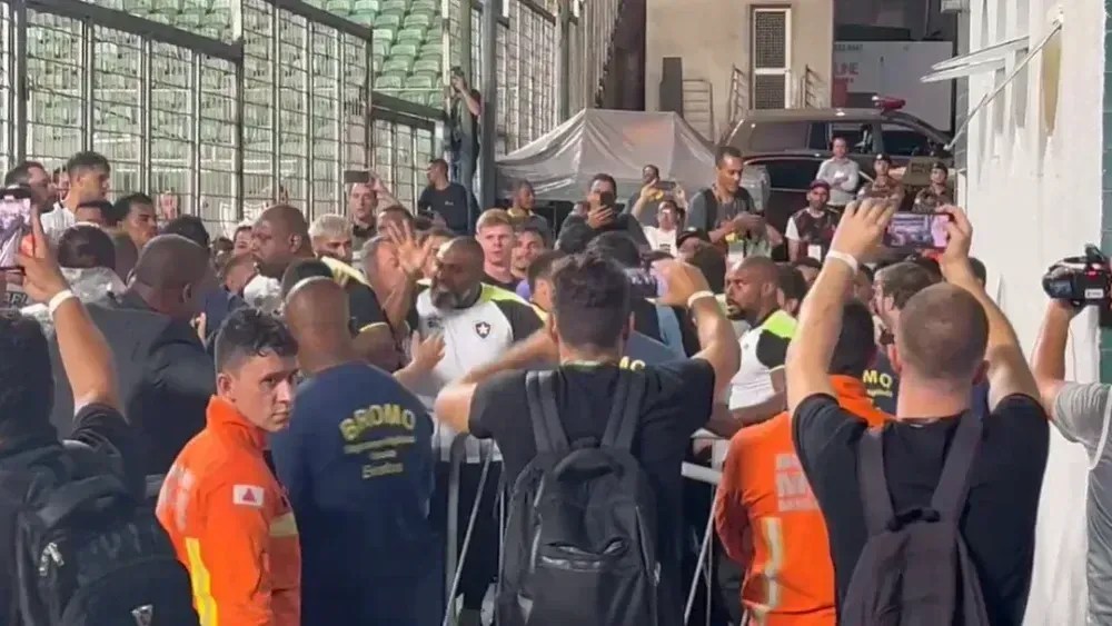 Confusão entre jogadores do Botafogo e do Atlético-MG