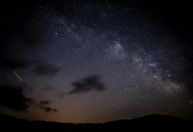 Chuva de meteoros Leonidas atinge pico no fim de semana; saiba como observar