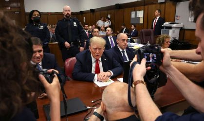 O que acontece com as ações judiciais contra Trump agora que ele foi reeleito?