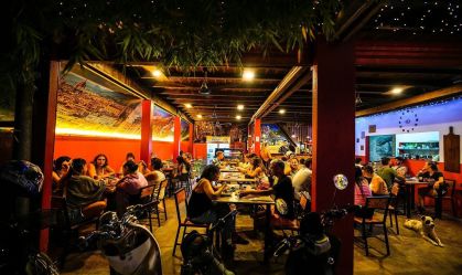 Quinto turista morre em meio a suspeitas de álcool envenenado no Laos
