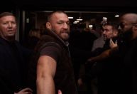 Condenado por agressão sexual, Conor McGregor reconhece que cometeu erros