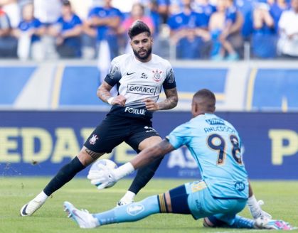 Corinthians e Cruzeiro se enfrentam pelo Brasileirão