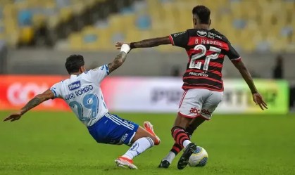 Cruzeiro e Flamengo se enfrentam pelo Brasileiro