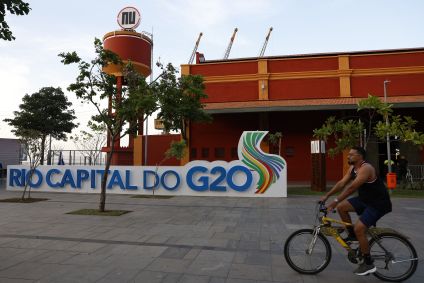 Preparativos para os encontros do G20 Social e o Festival Aliança Global Contra a Fome e a Pobreza, na Praça Mauá e armazéns do Boulevard Olímpico, na Zona Portuária