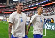 De Paul e Paredes, da Argentina, criticam o influencer que entrou em campo pelo Campeonato Argentino