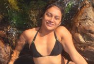 Dira Paes mostra momento relaxante em cachoeira; veja as fotos