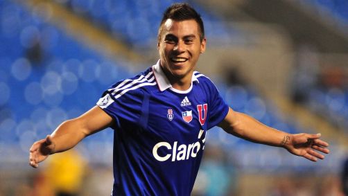 Eduardo Vargas celebra gol por La U em 2011