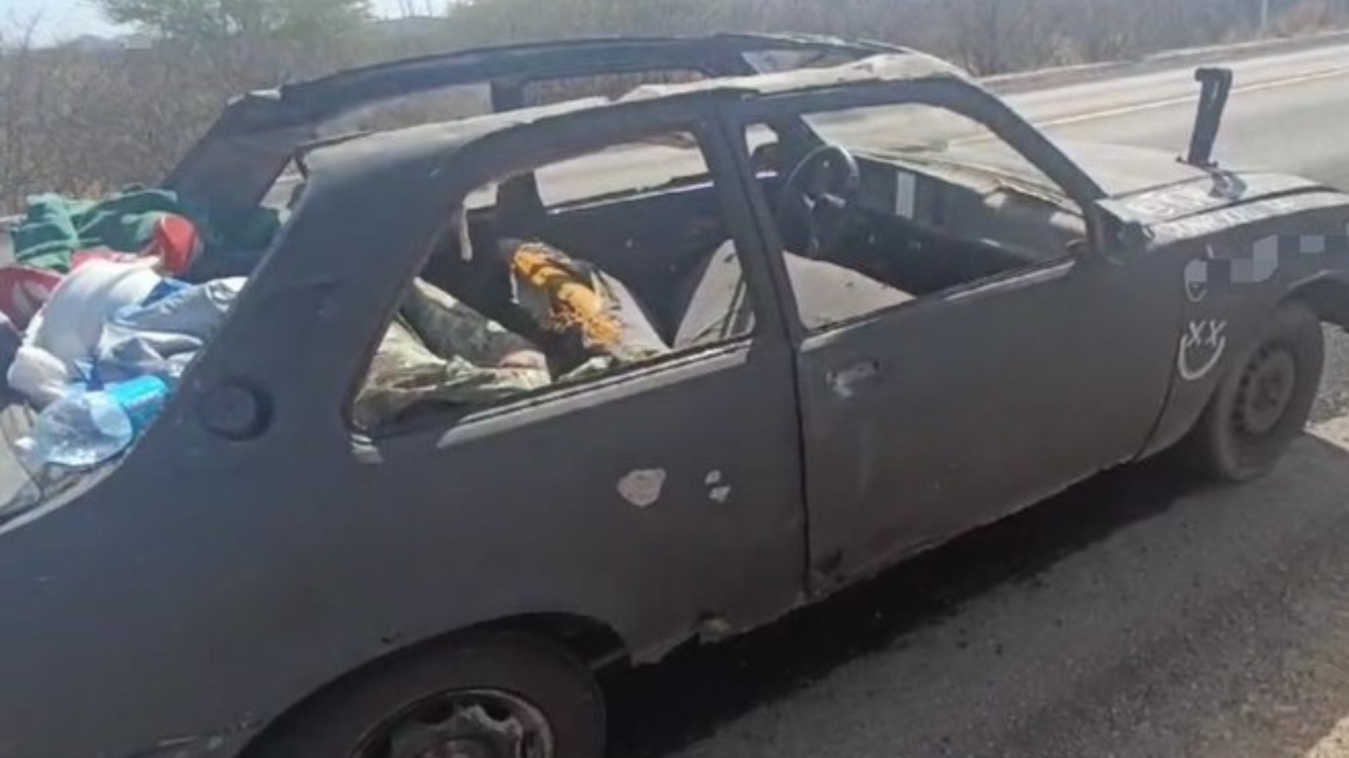 CARRO PESSIMAS CONDIÇÕES
