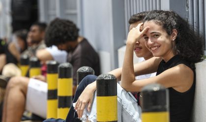 Com menção a Rita Lee e esportes, Enem tem prova de linguagens "fácil"