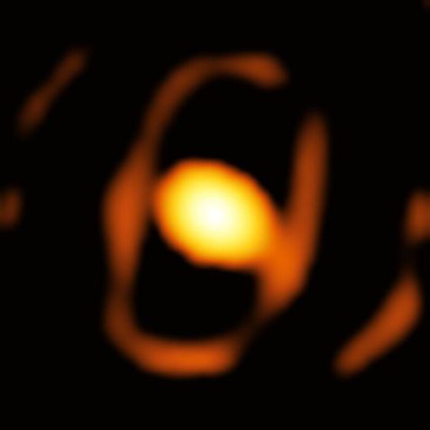 Primeira imagem em close-up de uma estrela fora da nossa galáxia: a WOH G64, localizada na Grande Nuvem de Magalhães, a mais de 160.000 anos-luz de distância • ESO/K. Ohnaka .