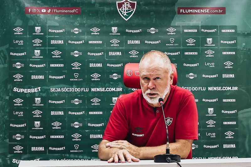 Mano Menezes lamenta desfalques após derrota do Fluminense