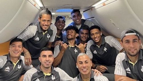 Galo desembarcou em Buenos Aires para a final da Libertadores
