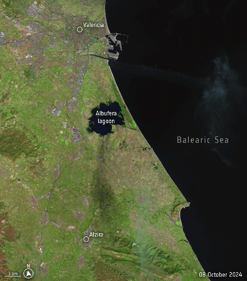 Imagens de satélite tiradas em 8 de outubro (antes) e 30 de outubro (depois) mostram o quanto as enchentes alteraram a paisagem na costa centro-leste da Espanha • USGS, processado por ESA via CNN Newsource
