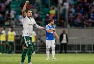 Brasileirão: Palmeiras vira sobre Bahia no fim e segue na briga pelo título