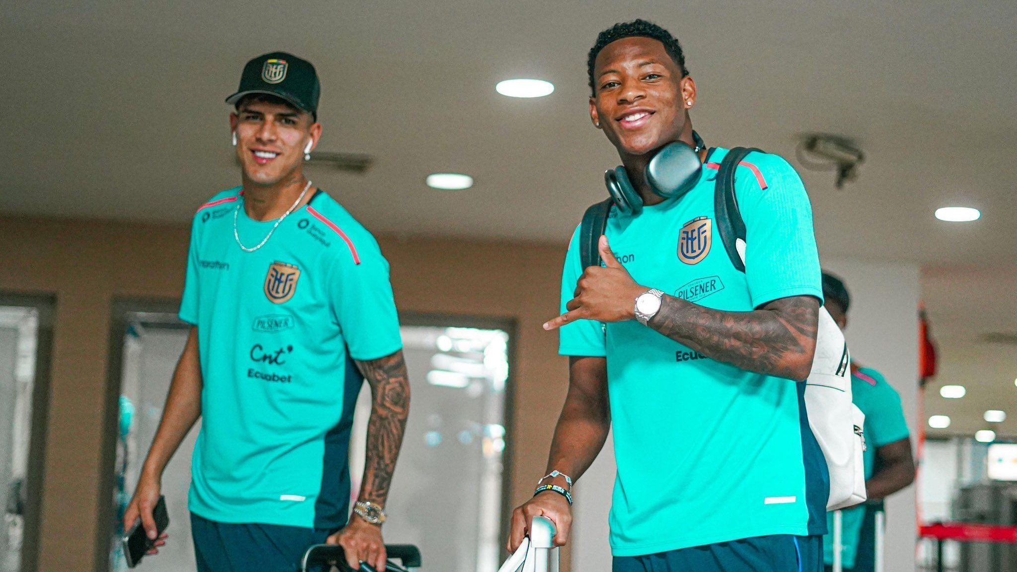 Hincapié e Gonzalo Plata, jogadores da seleção do Equador
