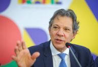 Haddad diz que queda do dólar reduzirá preço do combustível e dos alimentos