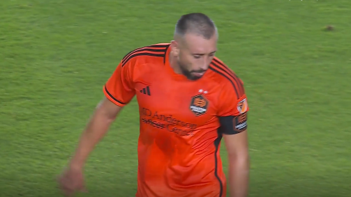 Héctor Herrera, do Houston Dynamo, foi expulso após cuspir em um árbitro na MLS