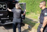 Homem é preso em blitz após falsificar placas de carros no Paraná