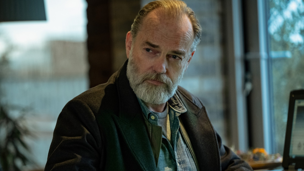 Hugo Weaving em "Slow Horses" • Reproduçãp