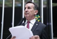 Após rombo, deputado pedirá afastamento de sindicalista que preside a Previ