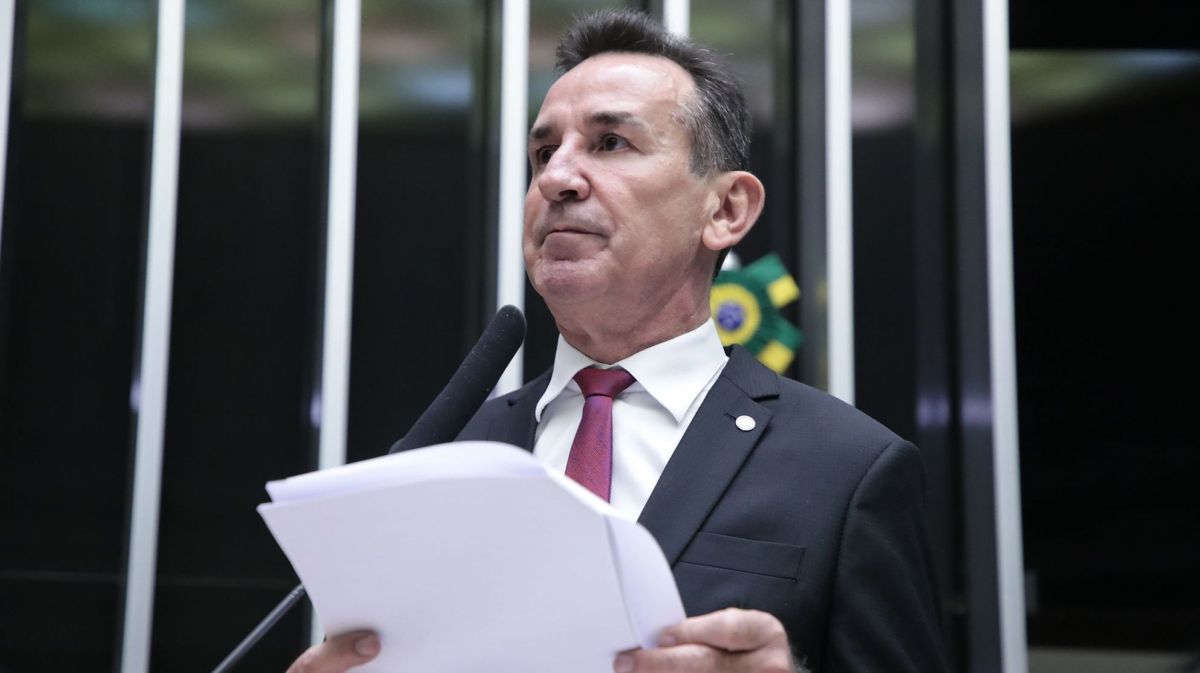 Congresso adia para setembro reunião da MP da “taxa das blusinhas”