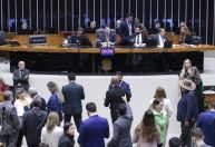 Câmara aprova urgência de projeto com medidas de combate a apostas por menores