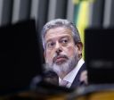 Lira estuda incluir compensação do IOF em projeto do IR até R$ 5 mil