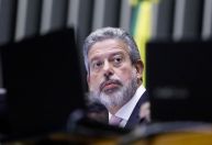 Câmara condiciona aprovação de agenda econômica à revisão de acordo de emendas com STF