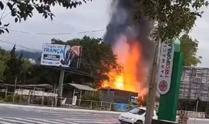 Ex-esposa de homem bomba comprou produto inflamável neste domingo, diz polícia
