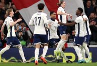 Inglaterra goleia Irlanda e garante acesso à elite da Nations League