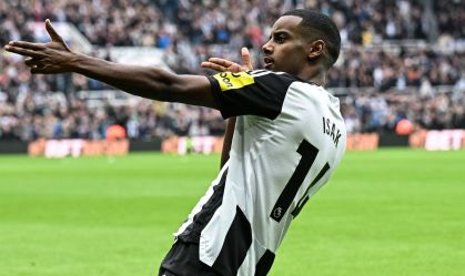 Arne Slot despista sobre Isak, do Newcastle, e elogia elenco do Liverpool