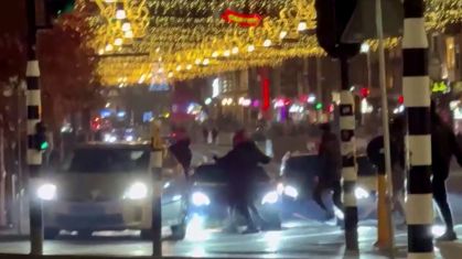 Homens entram em confronto em rua de Amsterdã após partida da Europa League