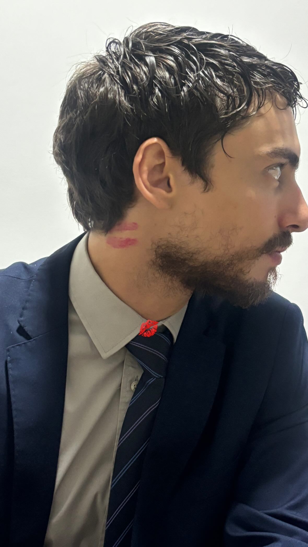 Gabz posta foto com beijo em pescoço de Jaffar • Instagram/Gabz