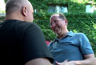 John Textor e torcedor se emocionam em encontro na Argentina; veja