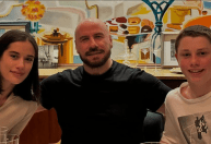 Aos 70 anos, John Travolta publica foto com filhos em Dia de Ação de Graças