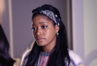 Atriz de "Não! Não Olhe!" diz ter sido alvo de racismo nos bastidores de série