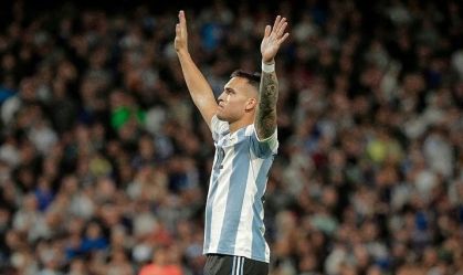 Lautaro Martínez alcança marca de Maradona pela Argentina e termina 2024 em alta