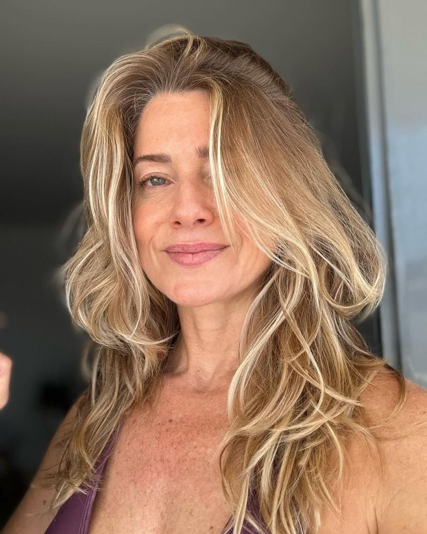 Leticia Spiller compartilhou uma foto sem maquiagem em uma rede social • Instagram/Leticia Spiller