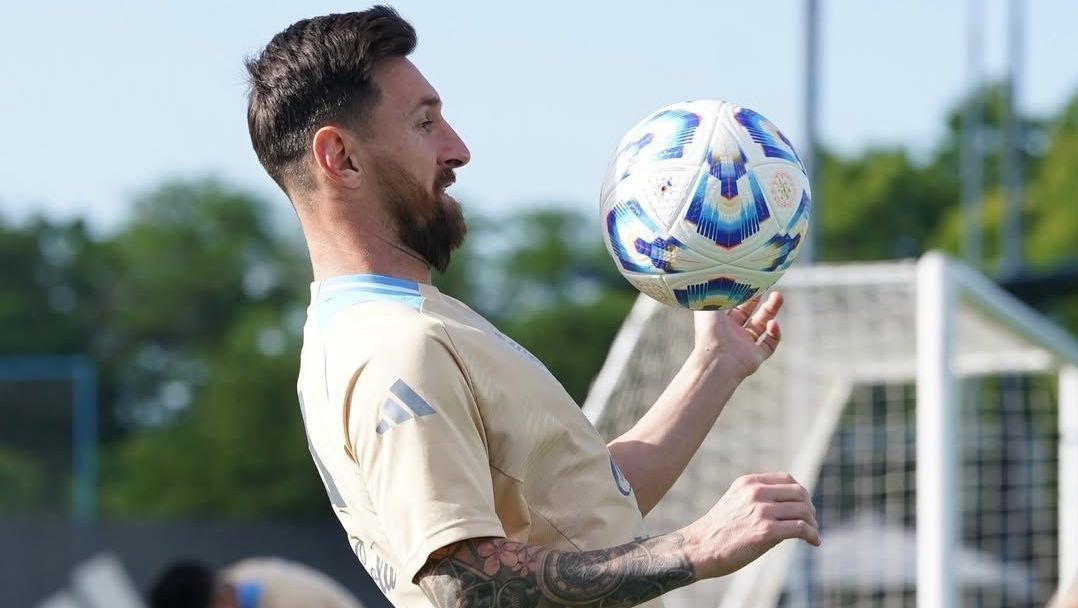 Messi durante treino pela seleção da Argentina