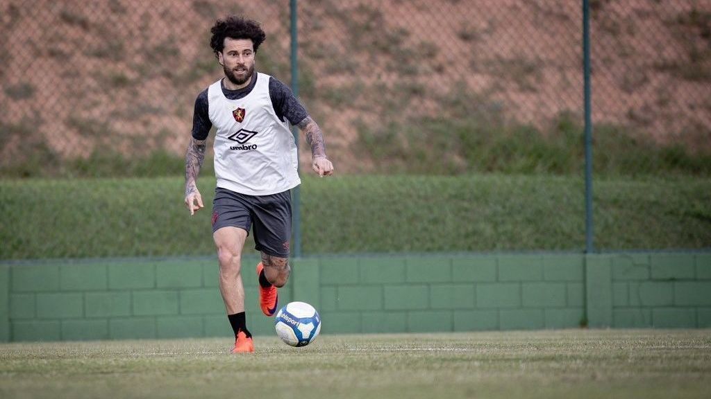 Lucas Lima em treino do Sport