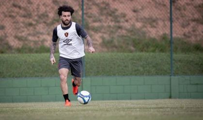 Joga contra o Santos? Sport toma decisão sobre multa de Lucas Lima