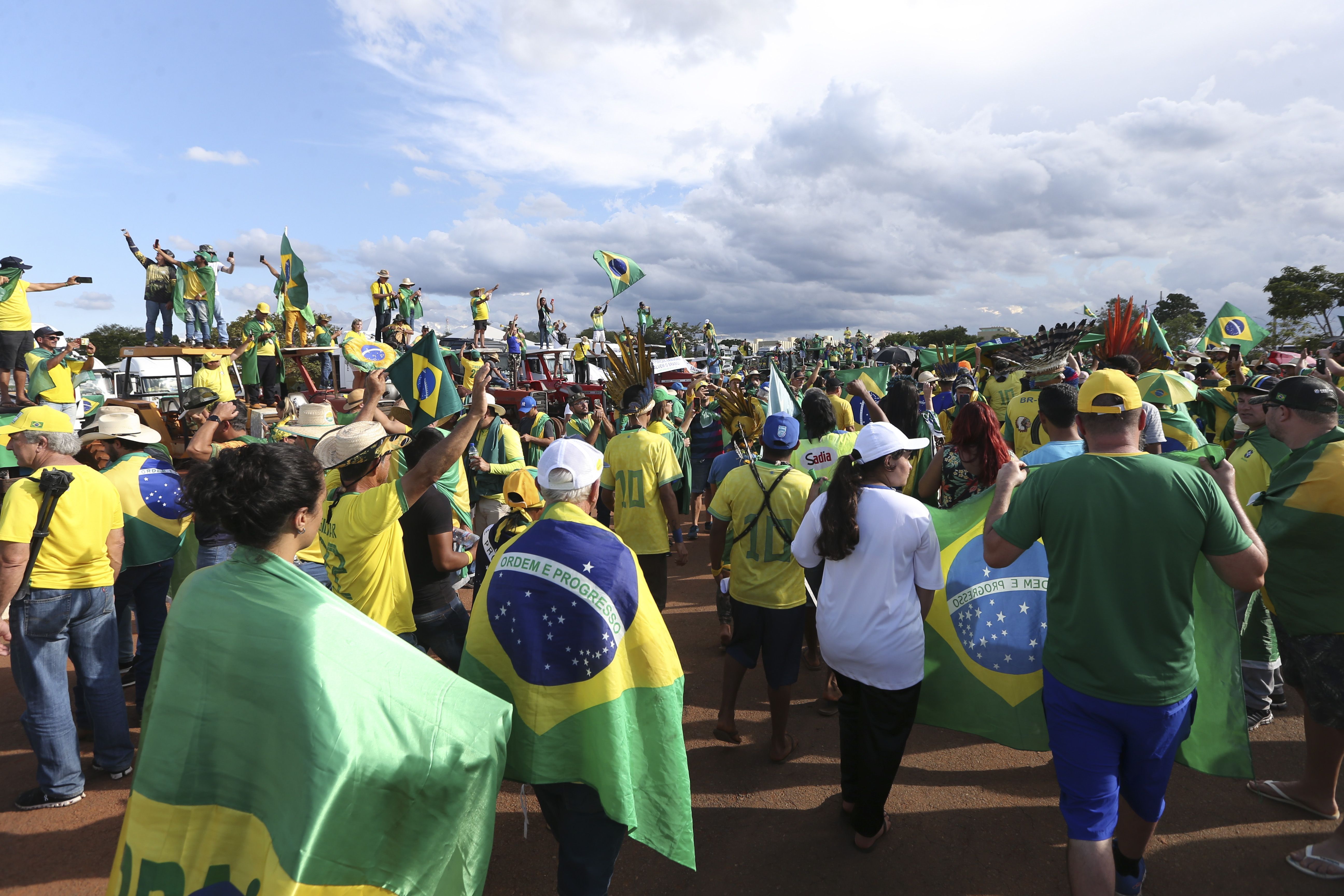 Manifestação em frente ao Quartel General do Exército em Brasília