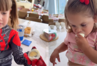 Em dieta do ovo, Virginia mostra filhas a acompanhando: "Dividindo com as crias"