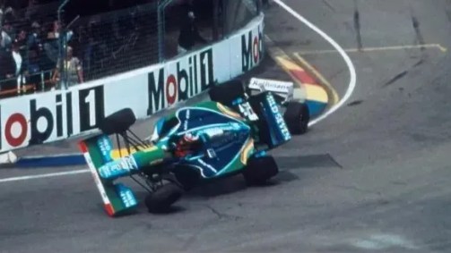 Schumacher jogou o carro sobre Damon Hill no GP da Austrália de 1994