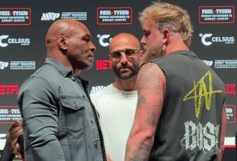 Mike Tyson e Jake Paul ficam frente a frente em encarada • Reprodução