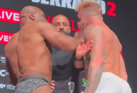 Amigo revela motivo que fez Mike Tyson dar tapa no rosto de Jake Paul; veja
